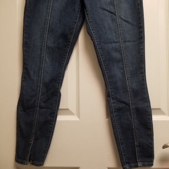 Signature by Levi Strauss & Co. Women Dark Wash High Rise Skinny Ankle Crop Jean - Picture 8 of 12